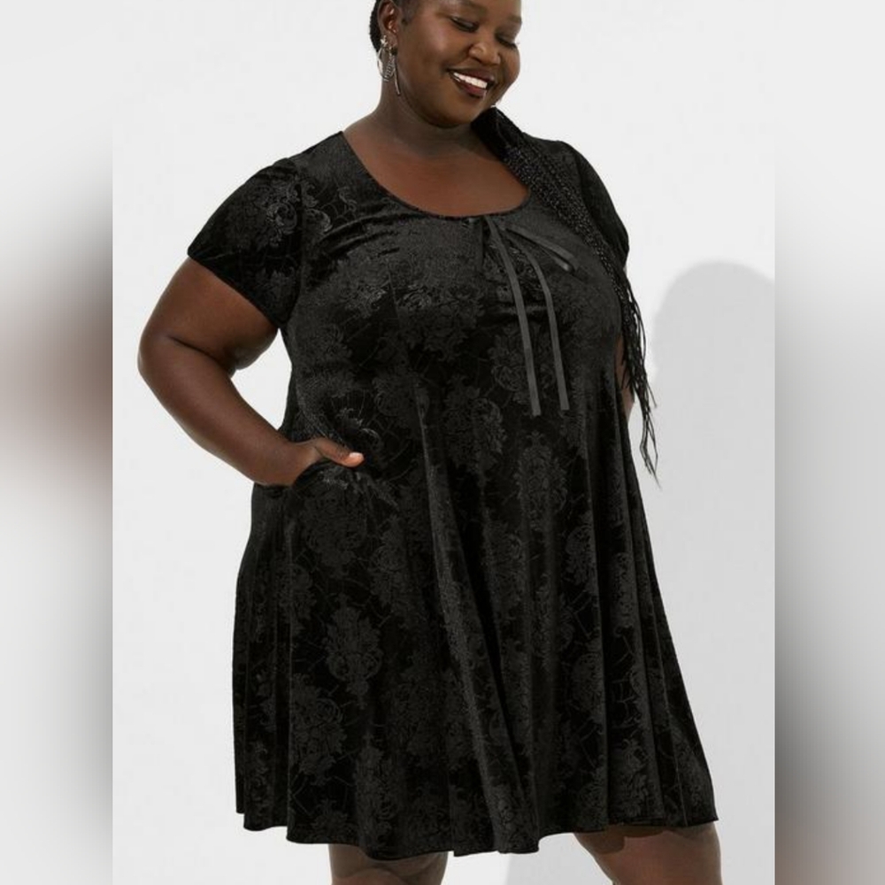 NEW Torrid Velvety Nightfall Dress Size 5 5X NWT